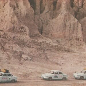 Les Panhard de la caravaneIC 16 traversent la Cappadoce